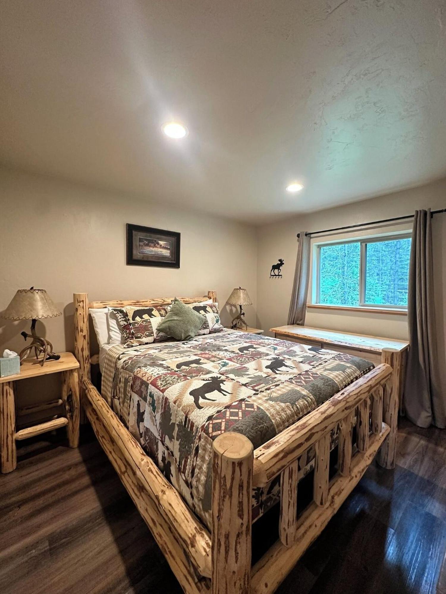 Glacier Homestead Coram エクステリア 写真