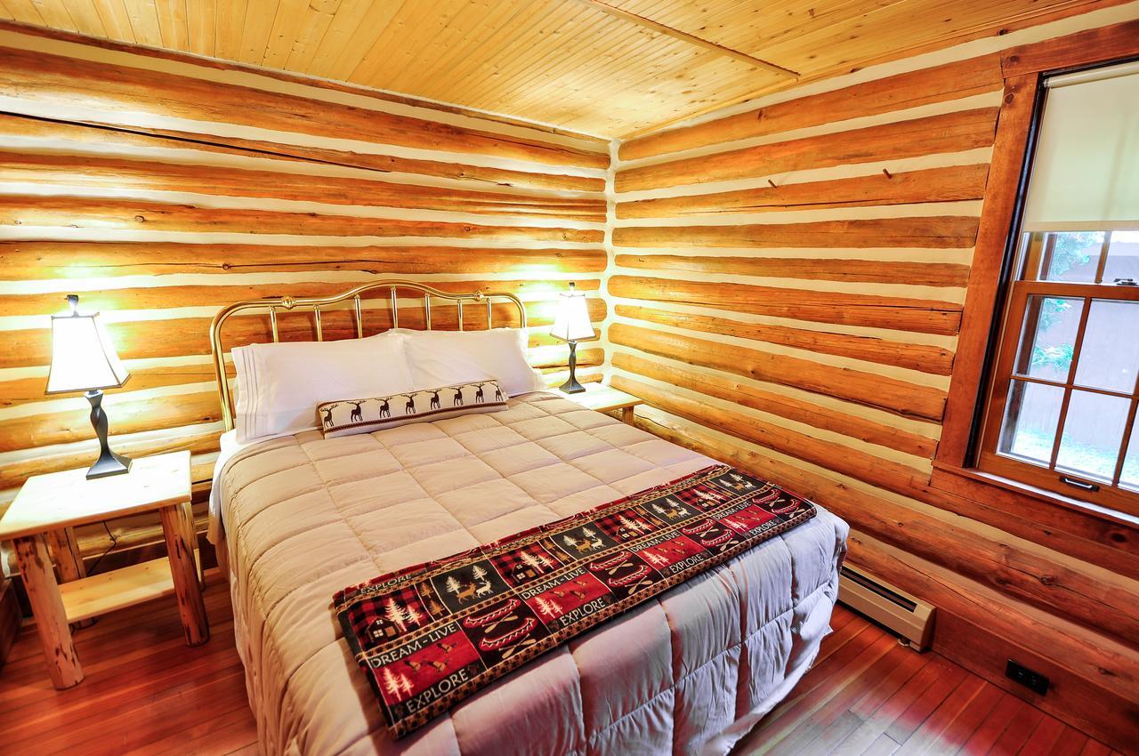 Glacier Homestead Coram エクステリア 写真