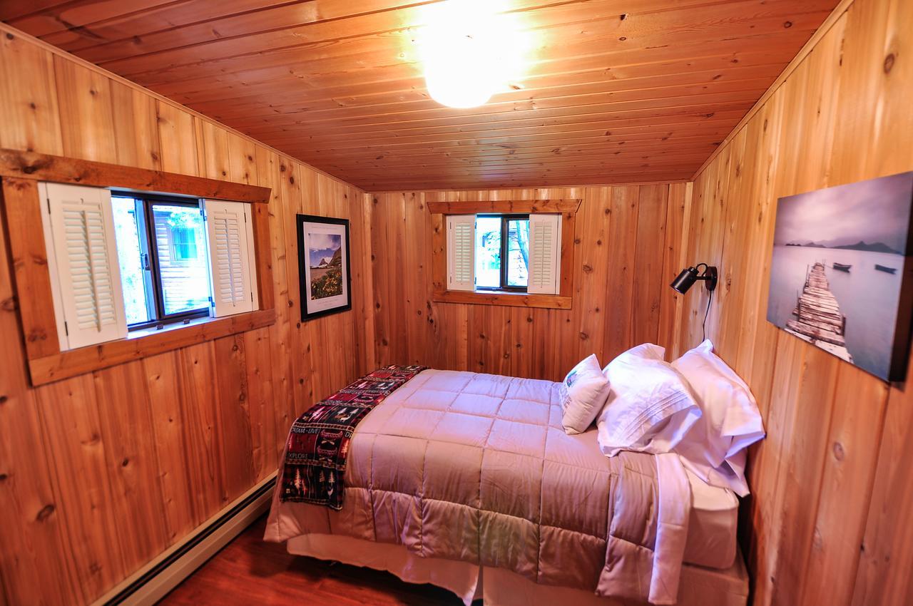 Glacier Homestead Coram エクステリア 写真